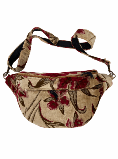 Big Utility Waist Bag – Comfortable & Stylish