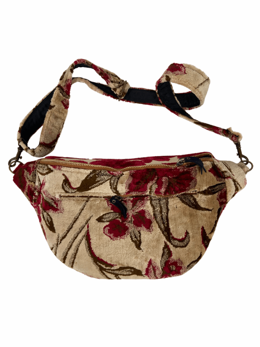 Big Utility Waist Bag – Comfortable & Stylish