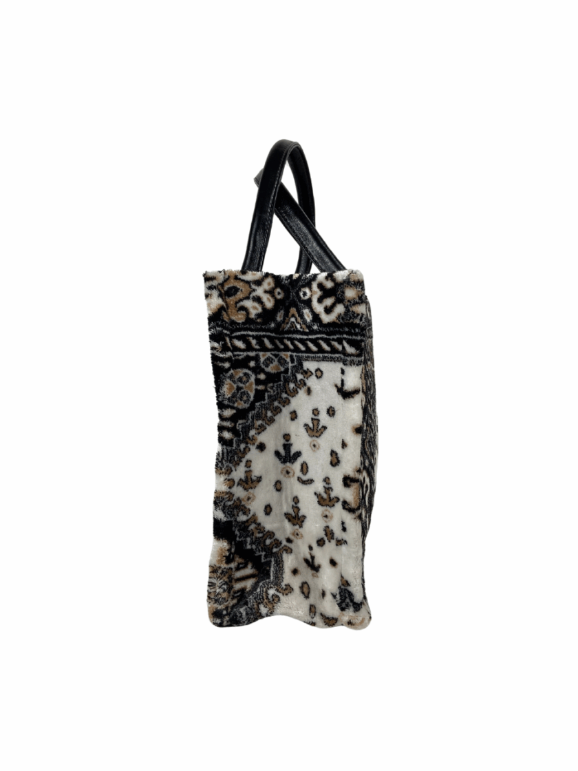 Modern Carpet Handbag – Elegant, Bold & Handcrafted - Image 2
